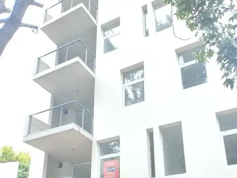OLIVOS - DEPARTAMENTO 3 AMB CON COCHERA y gran terraza propia.