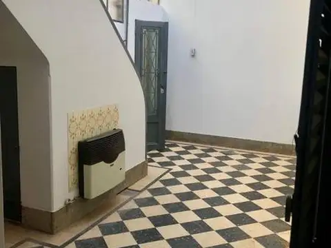 Depto Tipo Casa en Alquiler de 4 ambientes
