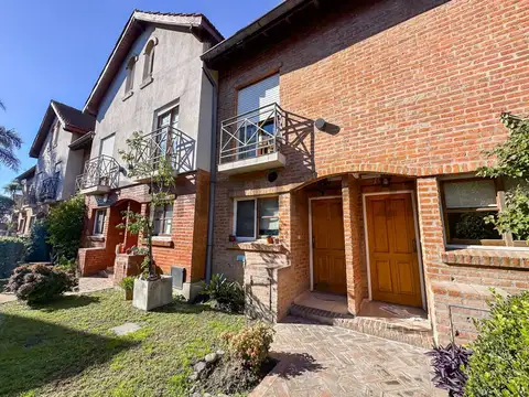 VENTA DE TRÍPLEX DE 4 AMBIENTES EN COMPLEJO CERRADO DE MUÑIZ | APTO CRÉDITO