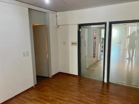 Exclusivo semipiso de oficina en Alquiler, con Balcón y Cochera - Núñez