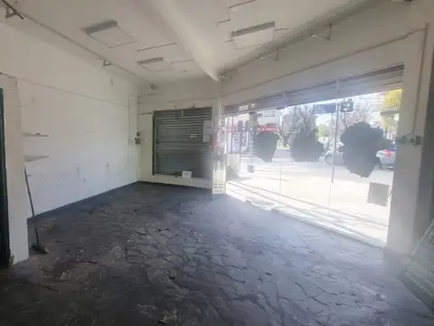 Local comercial en esquina