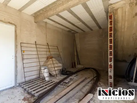 2 Locales y 2 Dúplex: Av Roldán N° 756 E/ rico y Castelli - Nueva Atlantis - C954