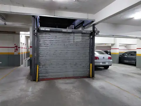 Cochera en Venta con acceso Ascensor