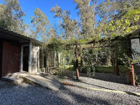 Casa en venta - 2 Dormitorios 1 Baño - Uruguay