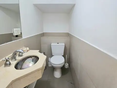 Casa 5 ambientes con 2 baños