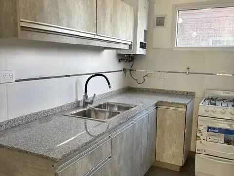 DUPLEX EN VENTA DE 2 DORM 2 BAÑOS Y PATIO