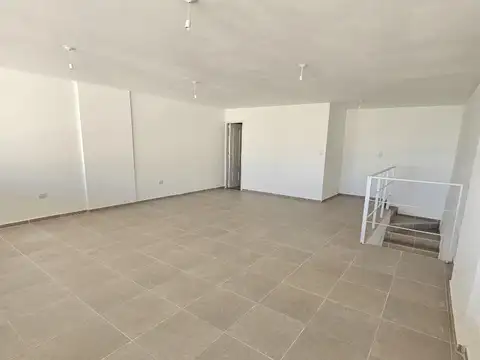 VENTA LOCAL A ESTRENAR 103 m2 3 BAÑOS CON ENTRE PISO