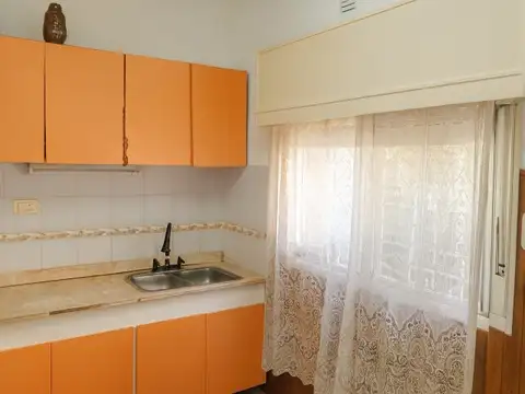 Depto Tipo Casa en Venta 50 años