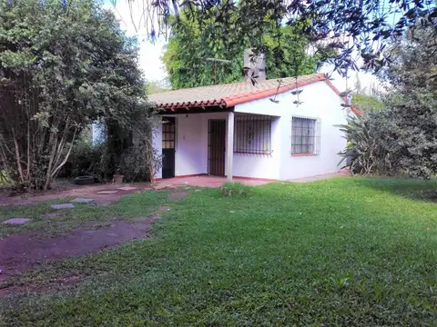 Casa de 2 Dormitorios con amplio parque