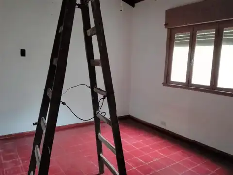 Casa de 2 Dormitorios con amplio parque
