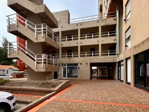 De las Gaviotas B7167 Pinamar 100, Piso 2
