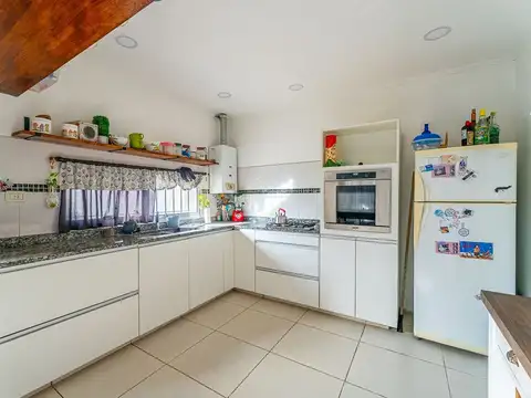 Casa 5 ambientes con 1 baño