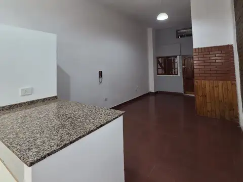 ALQUILER DE PH 2 AMB. EN CIUDAD MADERO. SIN EXPENSAS!