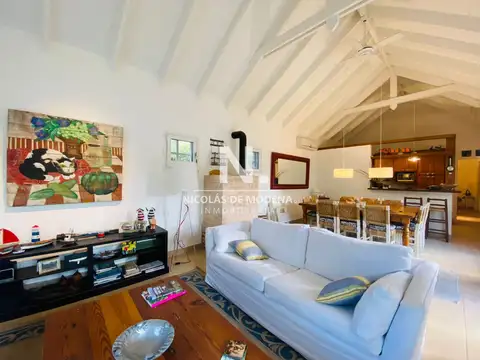 Casa 5 ambientes con 3 baños
