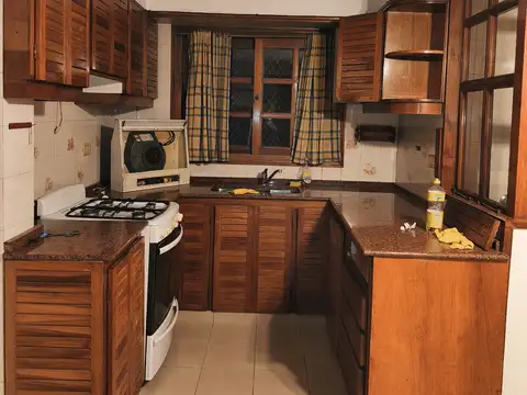 Departamento 4 ambientes de Categoría con Balcón – Sarmiento 114 piso 9º A Avellaneda