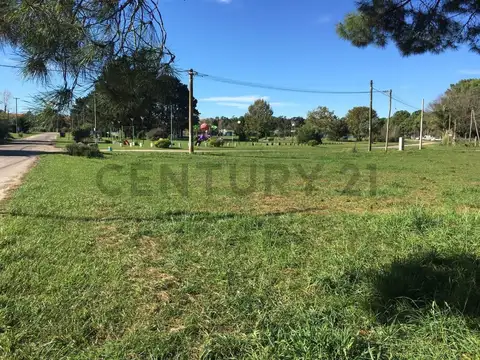 Lote en Venta en La Caleta, Mar Chiquita – Esquina privilegiada frente a la plaza