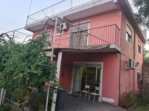 OPORTUNIDAD  CASA QUINTA EN VENTA  4 DORMITORIOS, PARQUE, QUINCHO, PILETA