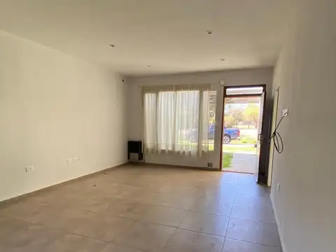 Depto Tipo Casa en Alquiler de 2 dormitorios