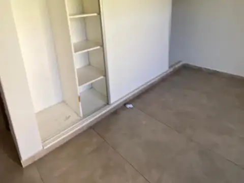 Depto Tipo Casa en Alquiler con 1 cocheras