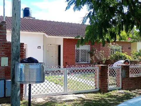CASA 3 AMB. 64 M2. - BARRIO UCIP