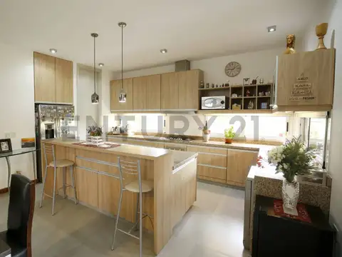 CASA EN VENTA EN GREENVILLE POLO & RESORT BERAZATEGUI