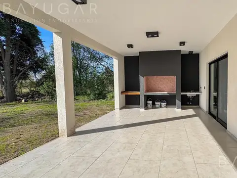 Casa 4 ambientes con 3 baños