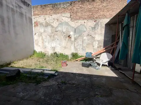 OPORTUNIDAD ÚNICA EN BLOCK | LOTE PROPIO CON LOCAL/DEPÓSITO + 2 DEPARTAMENTOS DE 3 AMBIENTES