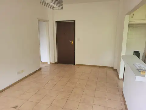 Departamento. 3 ambientes amplios. Luminoso. Bajo Belgrano.
