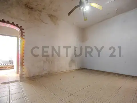 PH 3 Ambientes a Refaccionar en Ciudadela Gran Patio y Terraza Propia  Ideal Inversión o Depósito