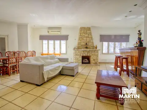 Casa en Venta de 4 Ambientes en Victoria con Patio y Parrilla