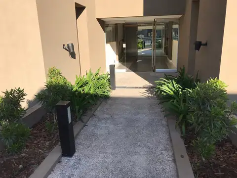 Departamento en Alquiler con 1 cocheras