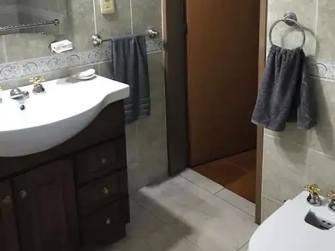 Casa 4 ambientes con 3 baños
