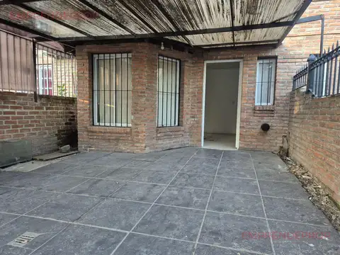 Depto Tipo Casa en Alquiler de 3 dormitorios