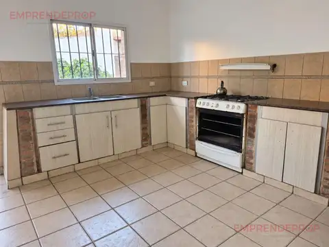 Depto Tipo Casa en Alquiler con 1 cocheras