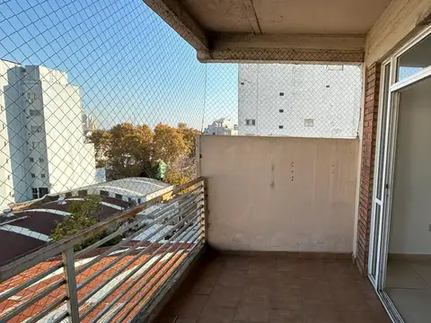 DEPARTAMENTO 2 AMBIENTES CONTRAFRENTE CON BALCON ATERRAZADO