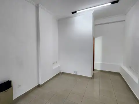 Local en Alquiler en Centro, $ 650.000