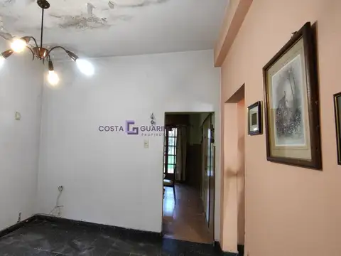 Casa 3 ambientes con 1 baño