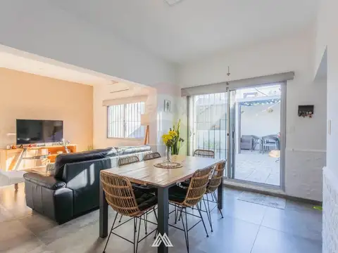 VENTA CASA 4 DORMITORIOS LAS PIEDRAS CENTRO