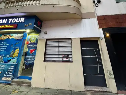 VENTA PH 4 AMB AL FRENTE A REFACCIONAR  V URQUIZA