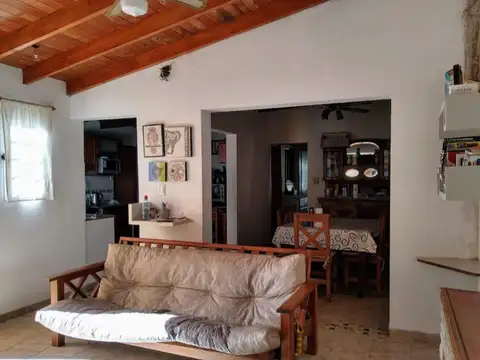 Casa en venta - 3 Dormitorios 2 Baños - Cochera - 450Mts2 - RInguelet