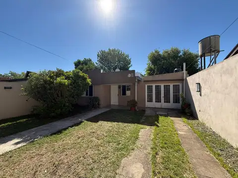 Casa en venta - 3 Dormitorios 2 Baños - Cochera - 450Mts2 - RInguelet