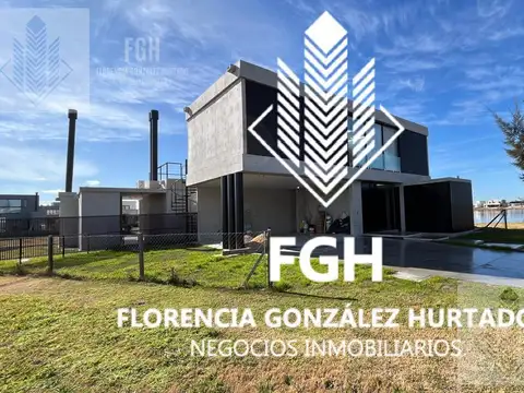 Casa Laguna en venta 6 amb con pileta en Naudir Escobar