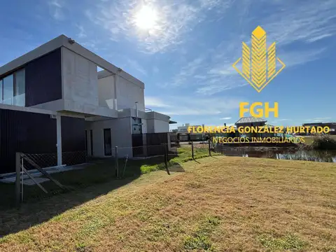 Casa 6 ambientes con 3 baños