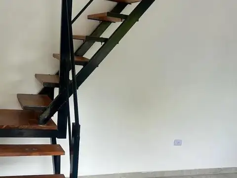 Depto Tipo Casa en Alquiler en Florencio Varela, $ 580.000