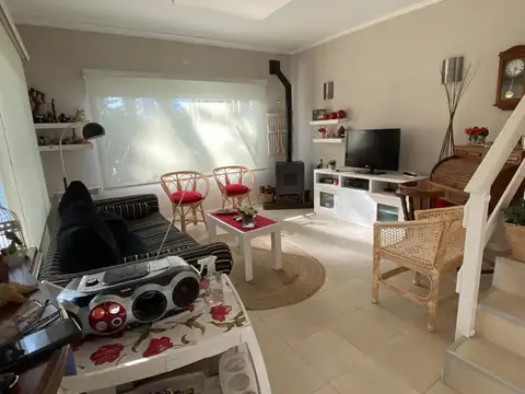 Triplex en venta 4 ambientes en Pinamar con pileta