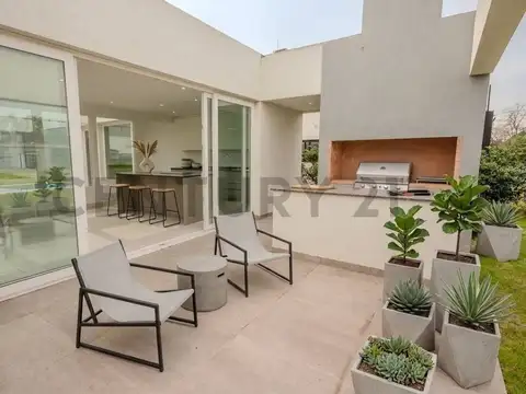 Casa en Venta en La Reja, USD 305.000