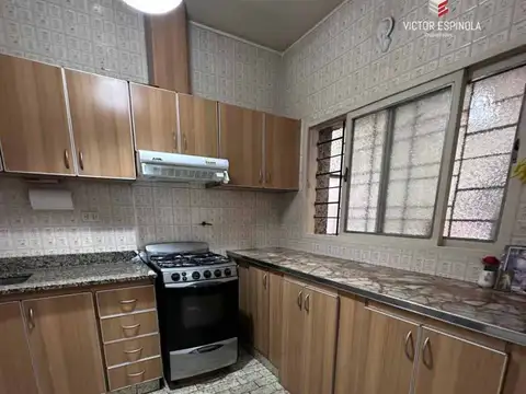 Casa 5 ambientes con 2 baños