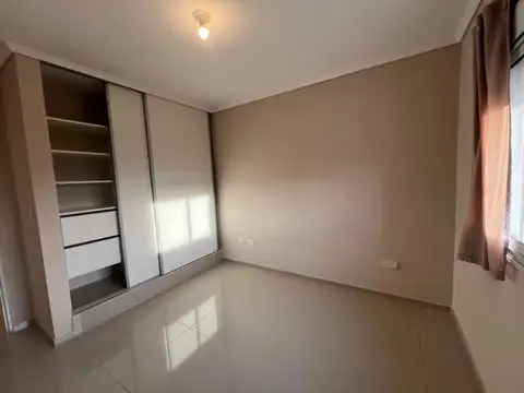 Departamento en Alquiler en Villa Sol, $ 670.000