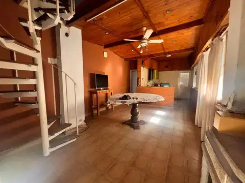 Casa 6 ambientes con 1 baño