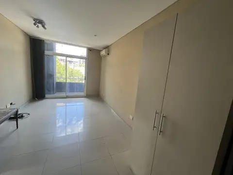 Emilio Mitre 100, Piso 1